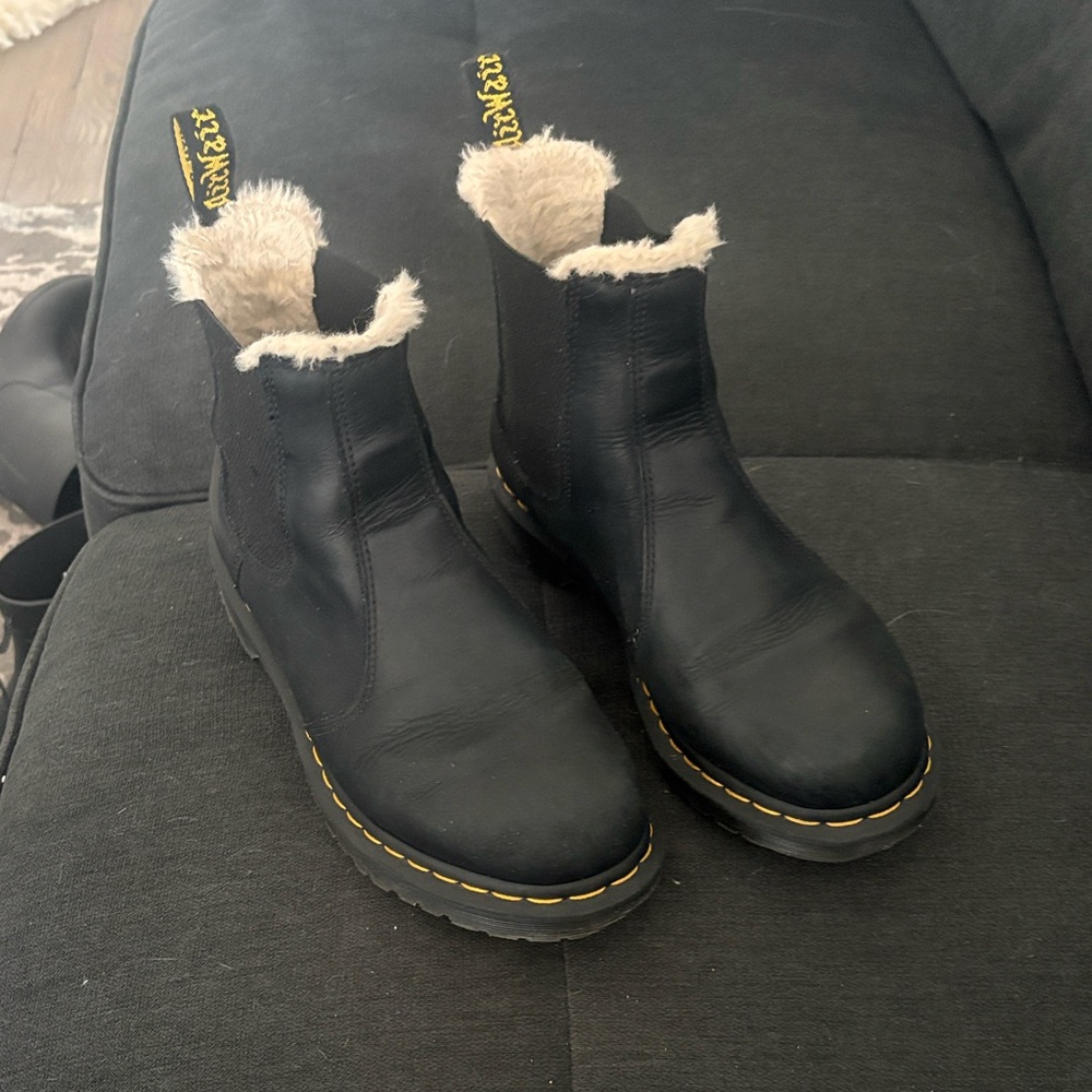 Dr. Martens Leonore Black Leather Chelsea Boots - 10